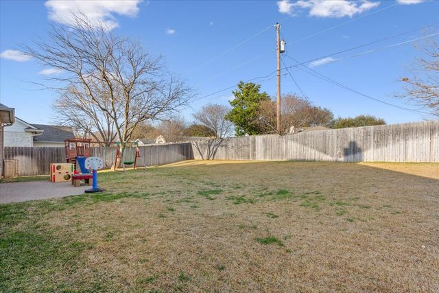 10337 Fallen Leaf Drive, Waco, TX 76712