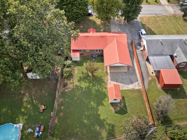 806 Fair Ave, Lawrenceburg, TN 38464