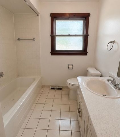 14644 Kenwood Avenue, Dolton, IL 60419