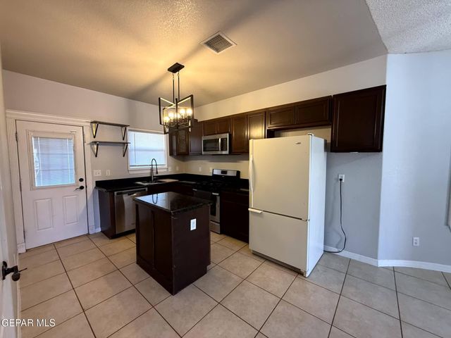 5448 IGNACIO FRIAS Drive, El Paso, TX 79934