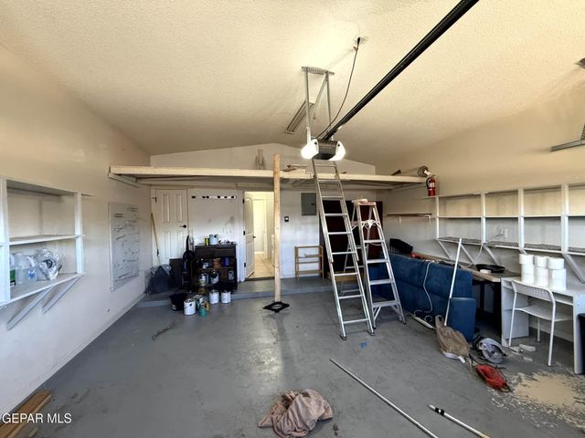 5448 IGNACIO FRIAS Drive, El Paso, TX 79934