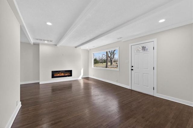 604 E 164th Terrace, Belton, MO 64012