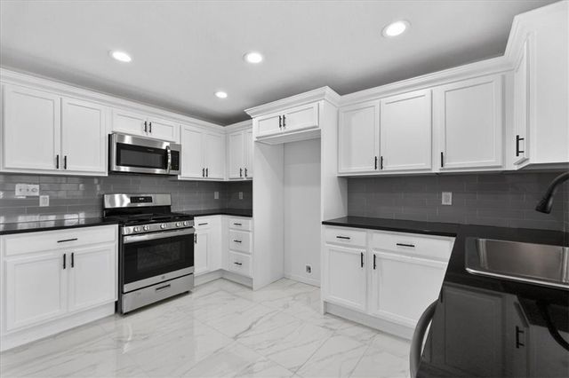 604 E 164th Terrace, Belton, MO 64012