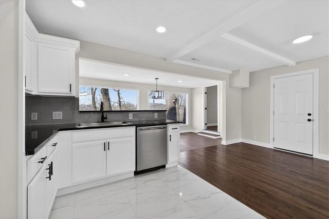 604 E 164th Terrace, Belton, MO 64012