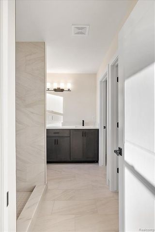 42435 Magnolia Drive, Sterling Heights, MI 48314