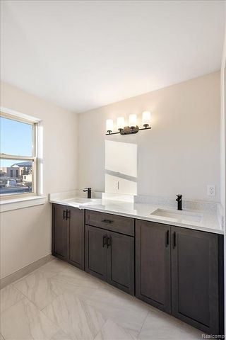 42435 Magnolia Drive, Sterling Heights, MI 48314