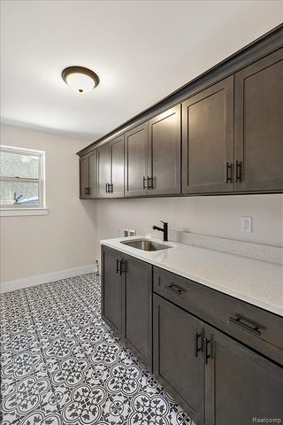 42435 Magnolia Drive, Sterling Heights, MI 48314