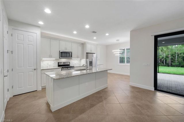 16367 Halberry LN, Naples, FL 34110