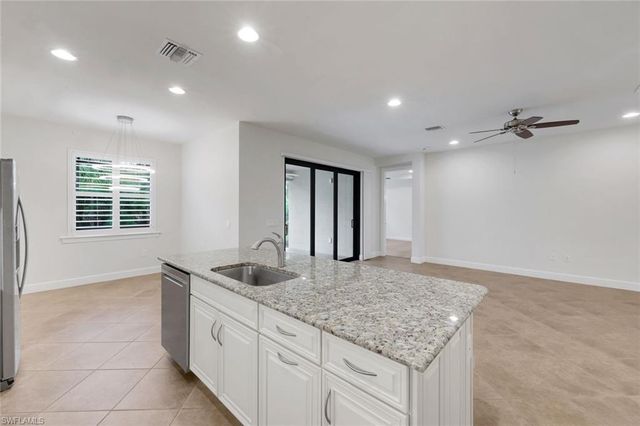 16367 Halberry LN, Naples, FL 34110