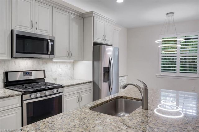 16367 Halberry LN, Naples, FL 34110