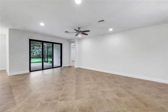 16367 Halberry LN, Naples, FL 34110