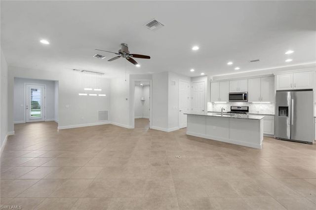 16367 Halberry LN, Naples, FL 34110