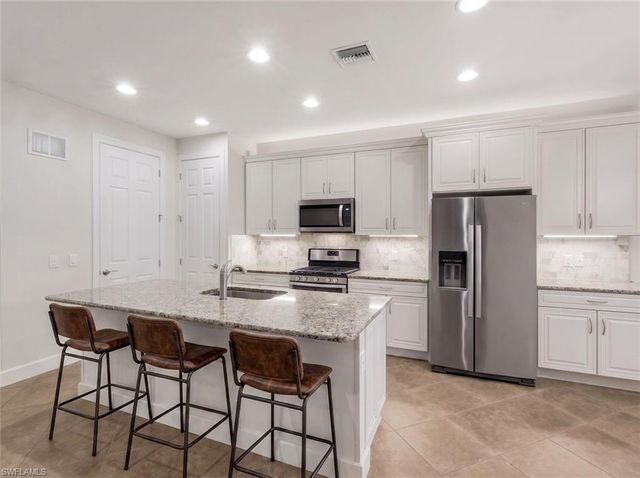 16367 Halberry LN, Naples, FL 34110