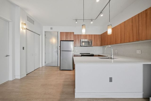 9 Medford Street 410, Somerville, MA 02143
