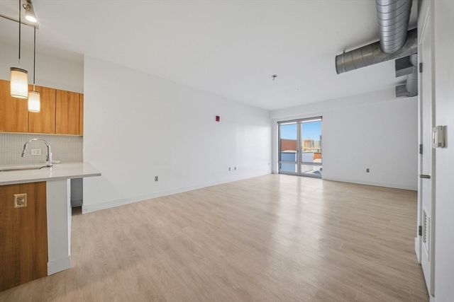 9 Medford Street 410, Somerville, MA 02143
