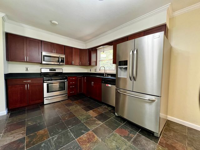 1808 W Freeman Street, Carbondale, IL 62901