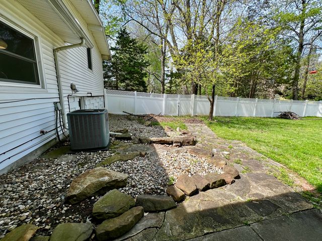 1808 W Freeman Street, Carbondale, IL 62901
