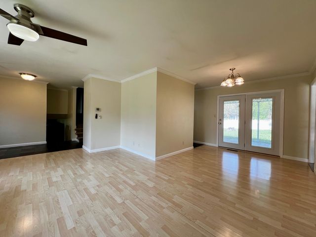 1808 W Freeman Street, Carbondale, IL 62901