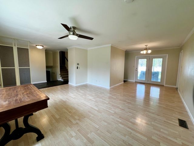 1808 W Freeman Street, Carbondale, IL 62901