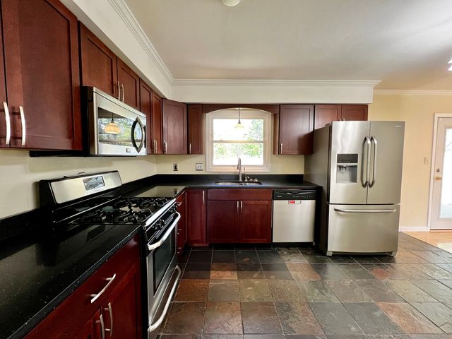 1808 W Freeman Street, Carbondale, IL 62901