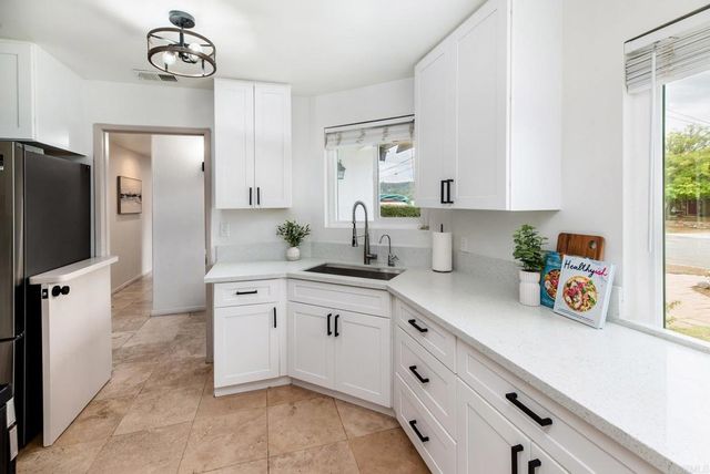 13425 Standish Drive, Poway, CA 92064
