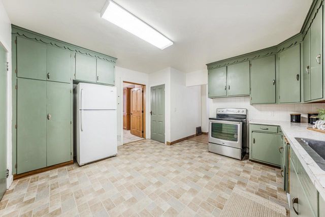 N7065 CTY RD C, Seymour, WI 54165