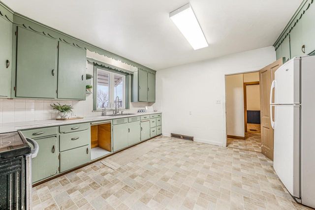 N7065 CTY RD C, Seymour, WI 54165