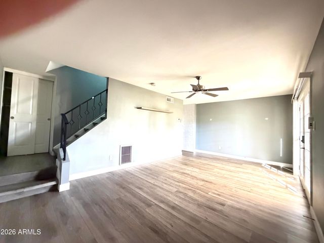 4460 E BELLEVIEW Street, Phoenix, AZ 85008