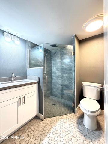 4460 E BELLEVIEW Street, Phoenix, AZ 85008