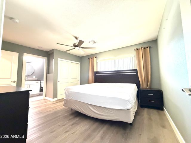 4460 E BELLEVIEW Street, Phoenix, AZ 85008