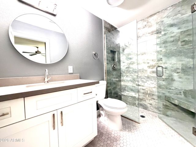 4460 E BELLEVIEW Street, Phoenix, AZ 85008