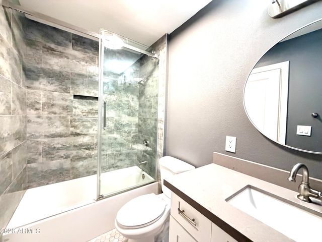 4460 E BELLEVIEW Street, Phoenix, AZ 85008