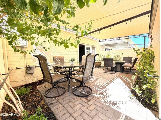 4460 E BELLEVIEW Street, Phoenix, AZ 85008