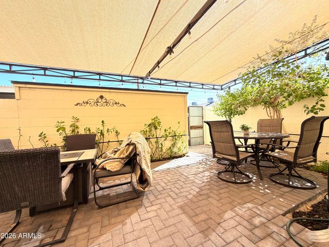 4460 E BELLEVIEW Street, Phoenix, AZ 85008