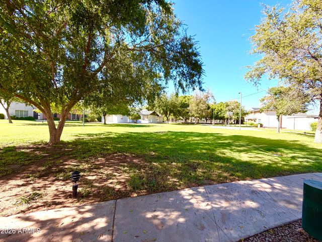 4460 E BELLEVIEW Street, Phoenix, AZ 85008
