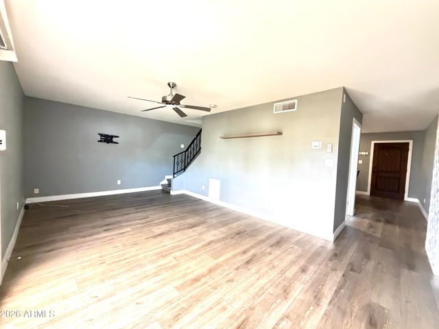 4460 E BELLEVIEW Street, Phoenix, AZ 85008