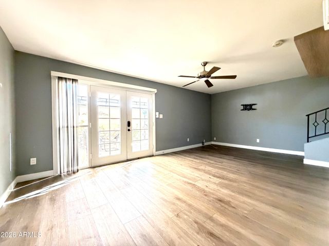 4460 E BELLEVIEW Street, Phoenix, AZ 85008