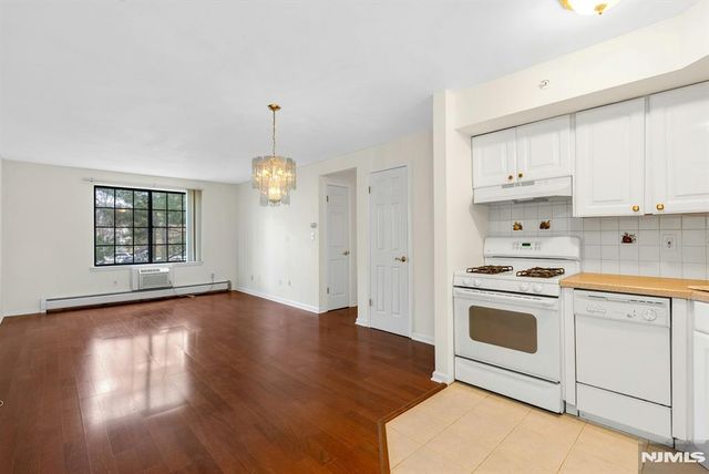 1419 Faulkner Court, Mahwah, NJ 07430