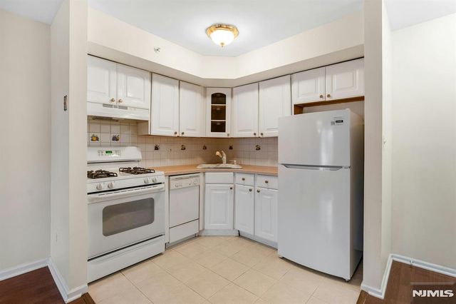 1419 Faulkner Court, Mahwah, NJ 07430