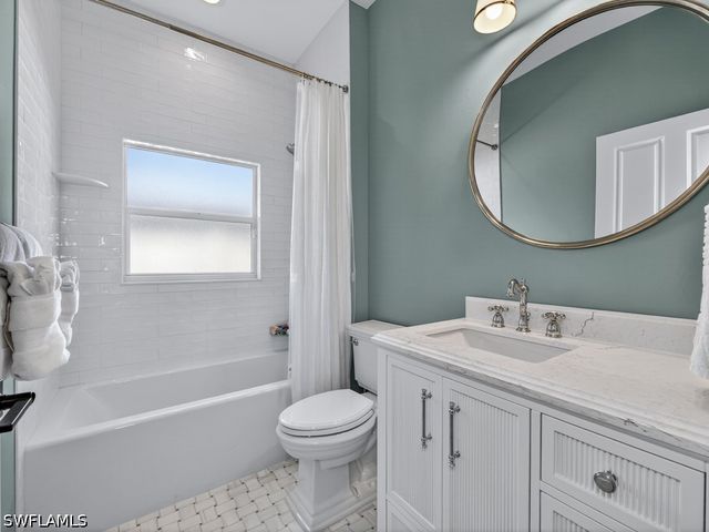 585 104th AVE N, Naples, FL 34108