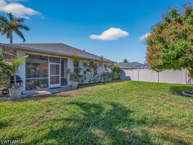 585 104th AVE N, Naples, FL 34108