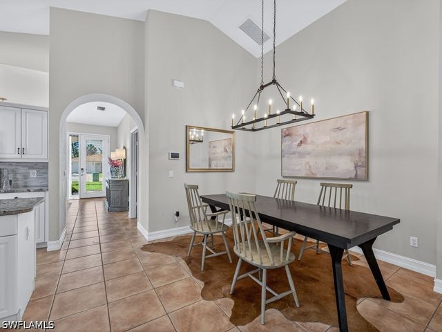 585 104th AVE N, Naples, FL 34108