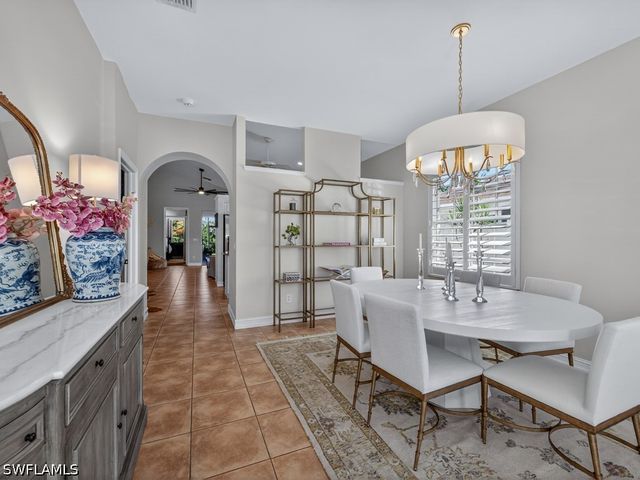 585 104th AVE N, Naples, FL 34108