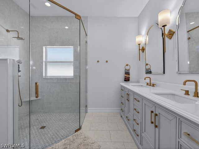 585 104th AVE N, Naples, FL 34108