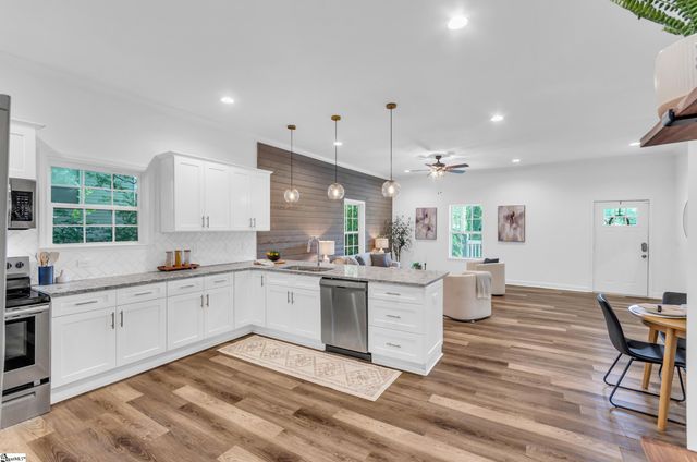 44 4th Avenue, Greenville, SC 29611