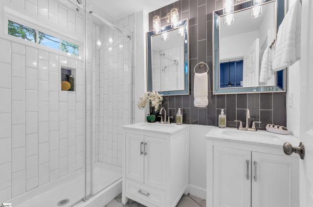 44 4th Avenue, Greenville, SC 29611