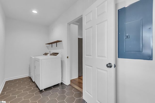 44 4th Avenue, Greenville, SC 29611