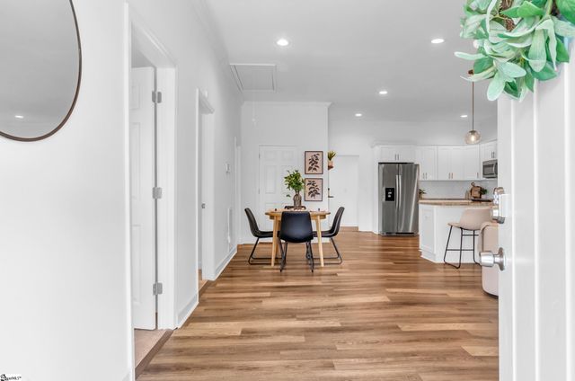 44 4th Avenue, Greenville, SC 29611