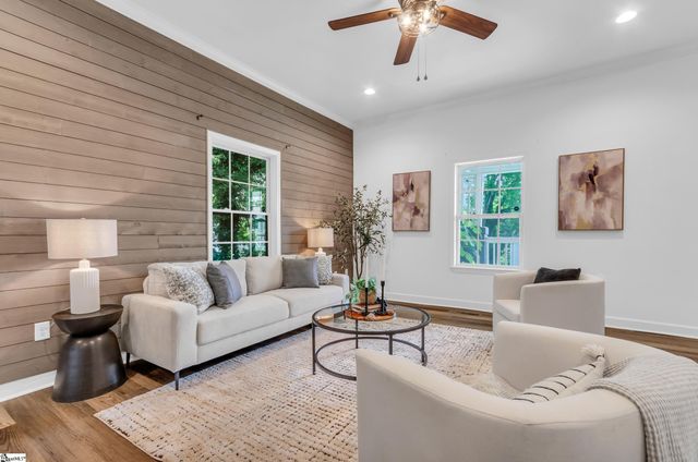 44 4th Avenue, Greenville, SC 29611