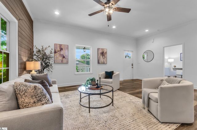 44 4th Avenue, Greenville, SC 29611